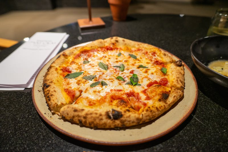 Anthony's coal fired pizza - Classic Margherita
